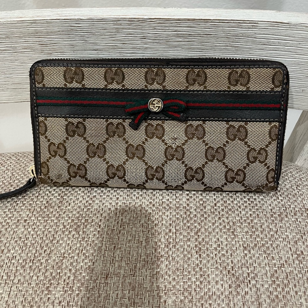 Gucci wallet
